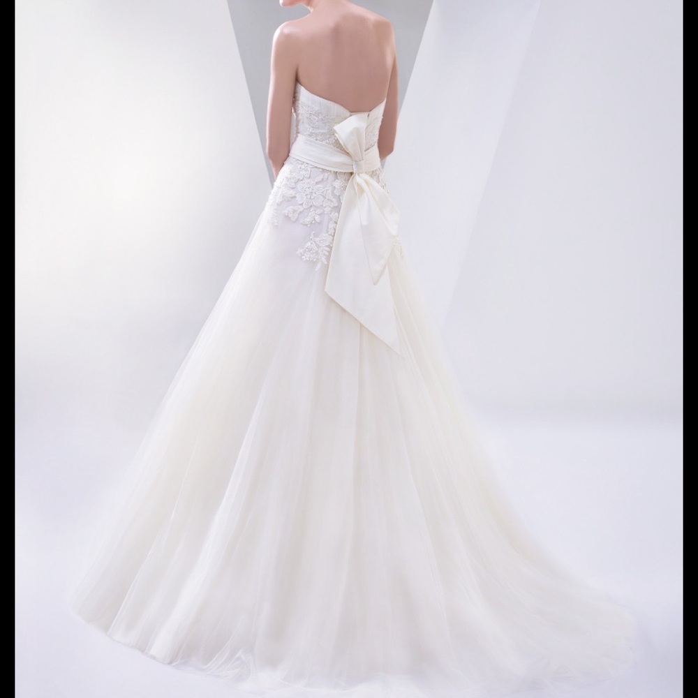 White Wedding Gown - Picture 7 of 10